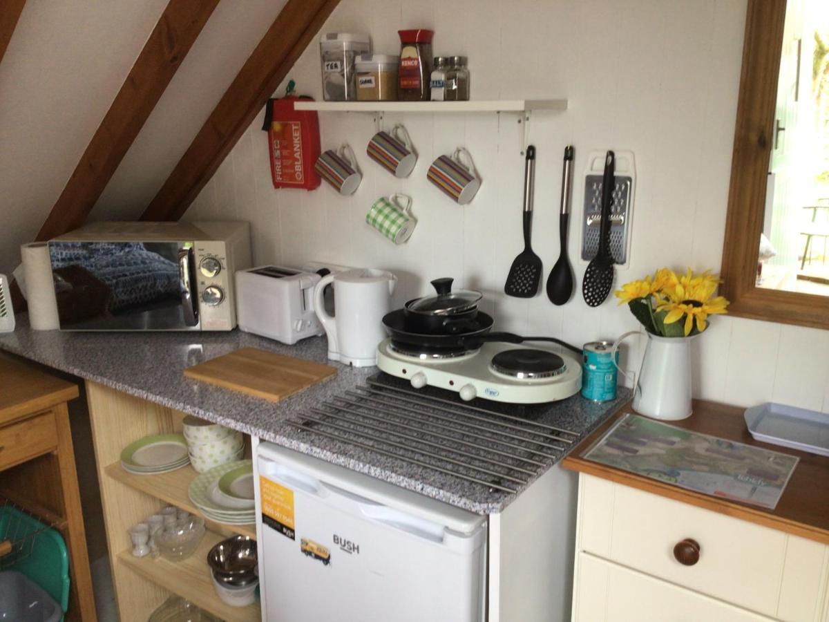 Cozy Camborne Studio Retreat With Two Single Beds Luaran gambar